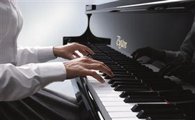 弹钢琴&mdash;&mdash;施坦威波士顿系列钢琴